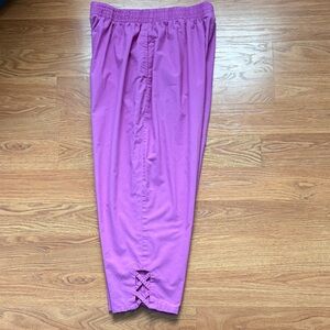 Elegant Pinky-Purple Women's Capris
